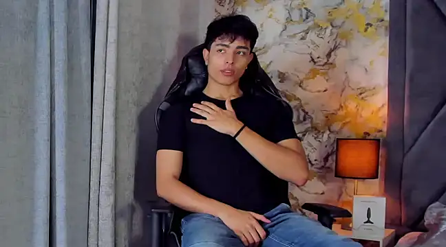 Snapshot of JoshRashfordd chatting on 01.29.25 JoshRashfordd online show from 01.29.25