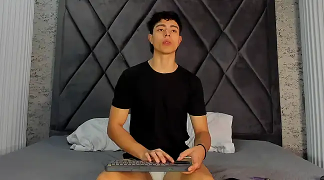 Snapshot of JoshRashfordd chatting on 02.16.25 JoshRashfordd online show from 02.16.25