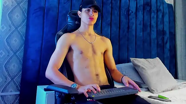 Snapshot of JoshRashfordd chatting on 03.05.25 JoshRashfordd online show from 03.05.25