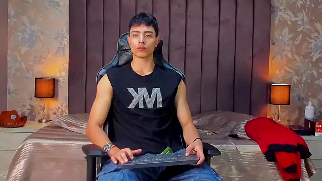 Snapshot of JoshRashfordd chatting on 03.08.25 JoshRashfordd online show from 03.08.25