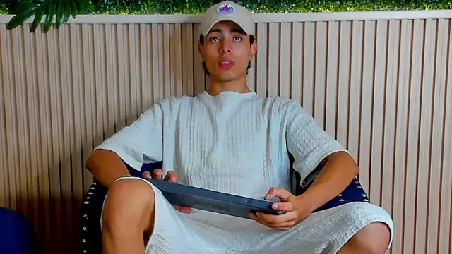 Snapshot of JoshRashfordd chatting on 09.26.25 JoshRashfordd online show from 09.26.25