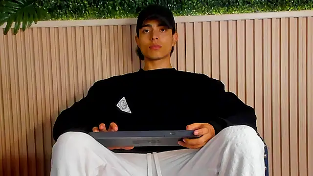 Snapshot of JoshRashfordd chatting on 09.28.25 JoshRashfordd online show from 09.28.25