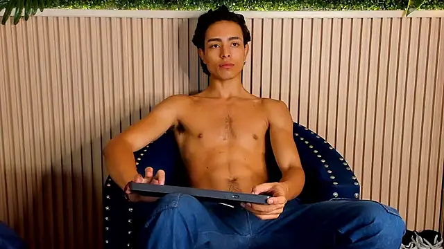 Snapshot of JoshRashfordd chatting on 10.02.25 JoshRashfordd online show from 10.02.25