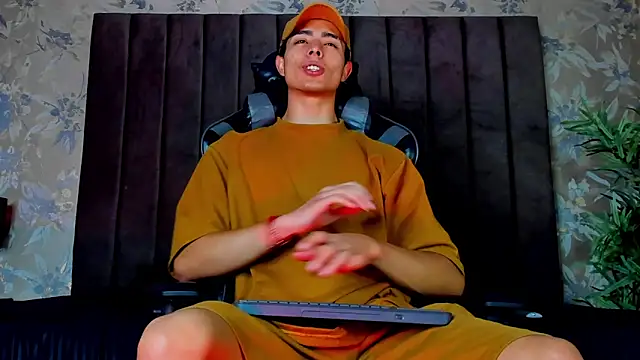 Snapshot of JoshRashfordd chatting on 10.08.25 JoshRashfordd online show from 10.08.25