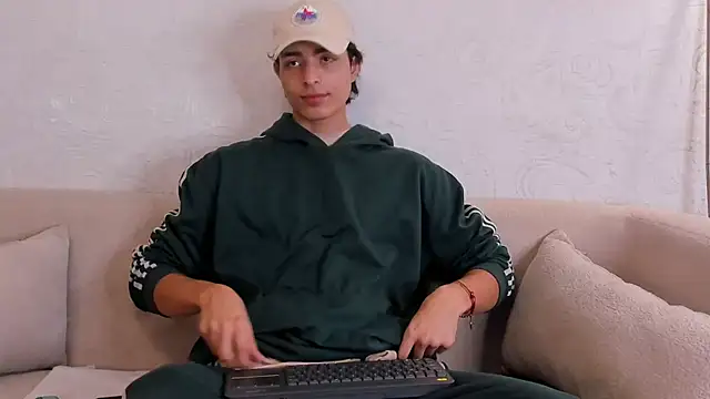 Snapshot of JoshRashfordd chatting on 10.11.25 JoshRashfordd online show from 10.11.25