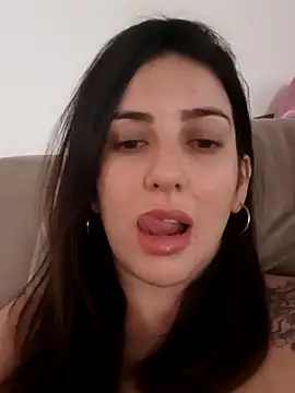 Snapshot of Bruninha77 chatting on 02.10.25 Bruninha77 online show from 02.10.25