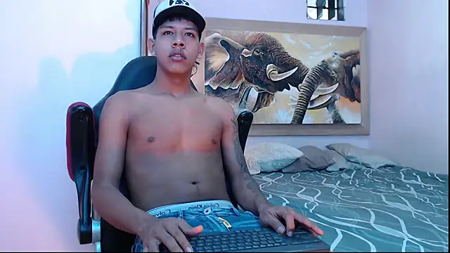 mr stiven  online show from 02.17.25