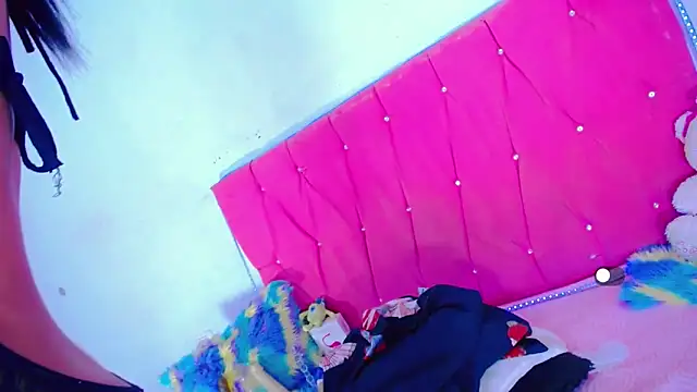 Theylor Rouse online show from 10.25.25