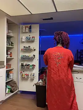 Snapshot of Asthetixx chatting on 12.14.24 Asthetixx online show from 12.14.24