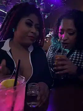 Snapshot of Asthetixx chatting on 12.16.24 Asthetixx online show from 12.16.24