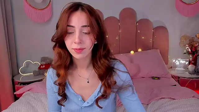 ElsaYoung online show from 01.04.25