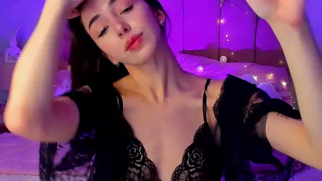 ElsaYoung online show from 12.15.25