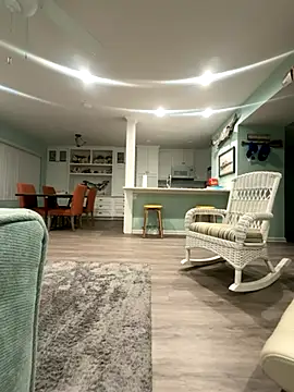 Snapshot of Texascoastedger chatting on 10.23.25 Texascoastedger online show from 10.23.25