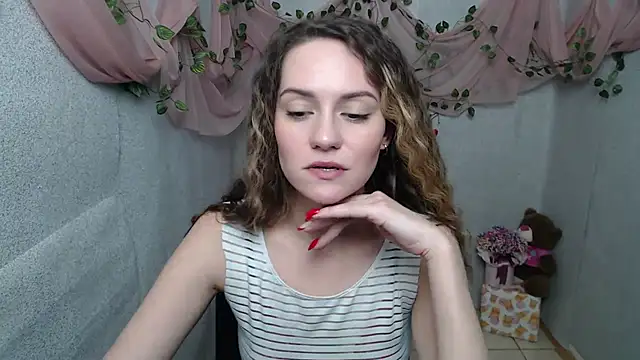 Lina Star S online show from 12.26.24