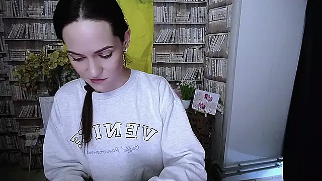 Lina Star S online show from 11.24.25