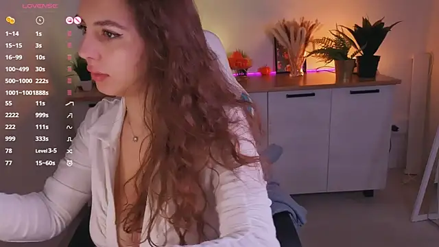 Snapshot of StephanieBoobs chatting on 10.11.25 StephanieBoobs online show from 10.11.25