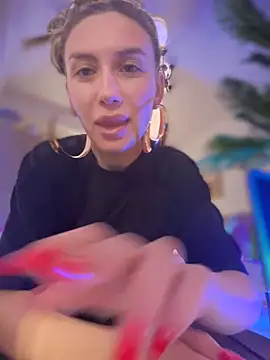 Snapshot of FelyJolie chatting on 01.21.25 FelyJolie online show from 01.21.25