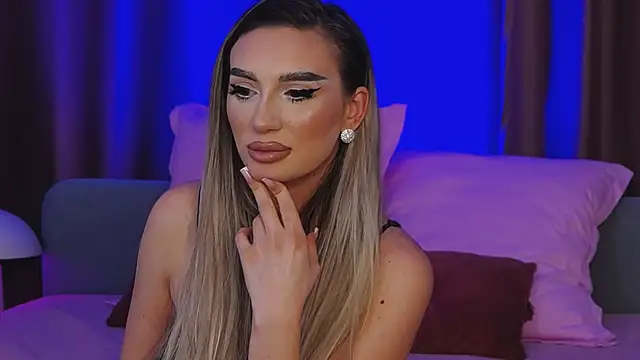 Snapshot of FelyJolie chatting on 02.21.25 FelyJolie online show from 02.21.25