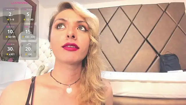 LunitaDiva online show from 02.26.25