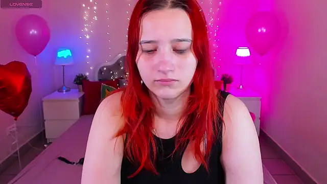 Snapshot of RachelPirce chatting on 02.11.25 RachelPirce online show from 02.11.25