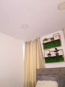 sasi luna online show from 12.16.25