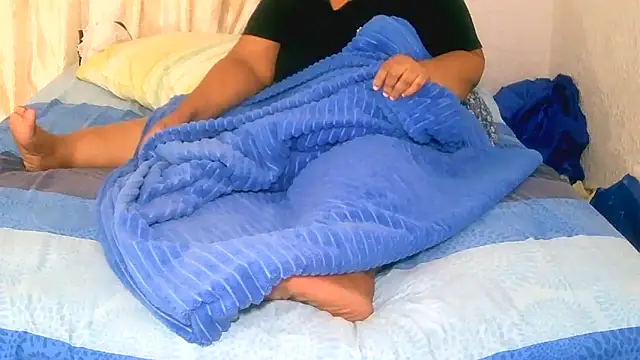Snapshot of Bbw255 chatting on 02.15.25 Bbw255 online show from 02.15.25