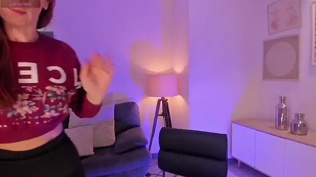 MiaFarrell  online show from 10.05.25