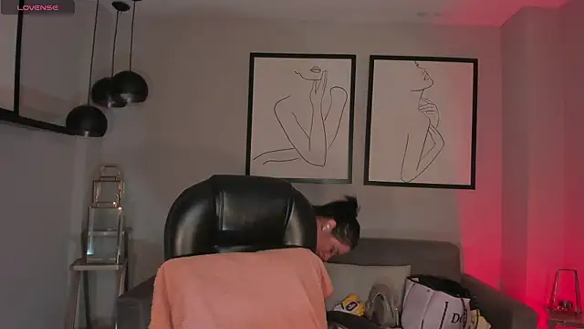 Snapshot of IsabelBornner chatting on 02.25.26 IsabelBornner online show from 02.25.26