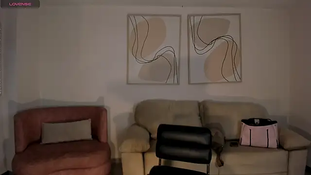 Snapshot of IsabelBornner chatting on 05.17.26 IsabelBornner online show from 05.17.26
