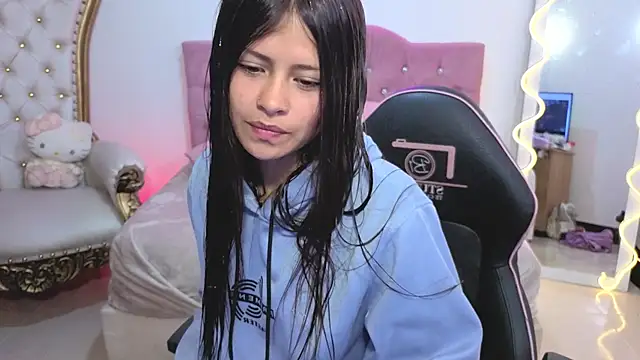 Snapshot of kittystart_tay chatting on 09.30.25 kittystart tay online show from 09.30.25