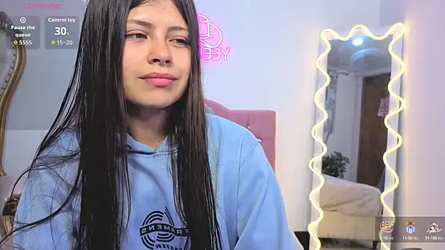 Snapshot of kittystart_tay chatting on 10.08.25 kittystart tay online show from 10.08.25