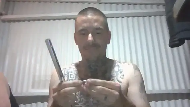 Snapshot of DaddyDifferent chatting on 04.20.26 DaddyDifferent online show from 04.20.26