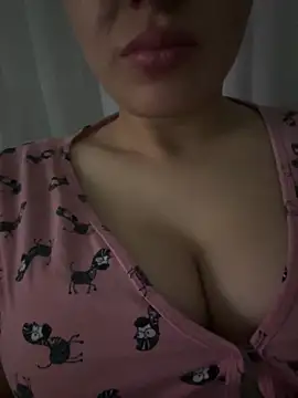 Snapshot of Gamzemm8888 chatting on 01.19.25 Gamzemm8888 online show from 01.19.25