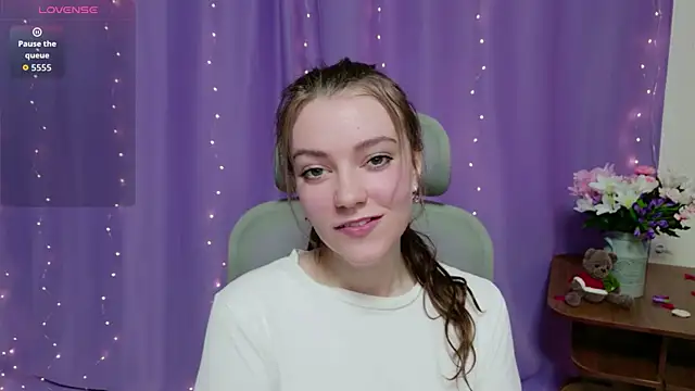 Lana  Cute  online show from 04.24.26