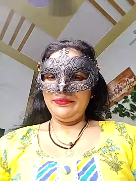 Snapshot of sexy_bhabhi69 chatting on 10.08.25 sexy bhabhi69 online show from 10.08.25