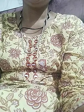 Snapshot of sexy_bhabhi69 chatting on 10.23.25 sexy bhabhi69 online show from 10.23.25