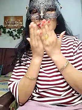 Snapshot of sexy_bhabhi69 chatting on 10.27.25 sexy bhabhi69 online show from 10.27.25