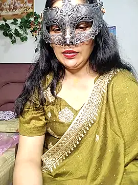 Snapshot of sexy_bhabhi69 chatting on 10.31.25 sexy bhabhi69 online show from 10.31.25