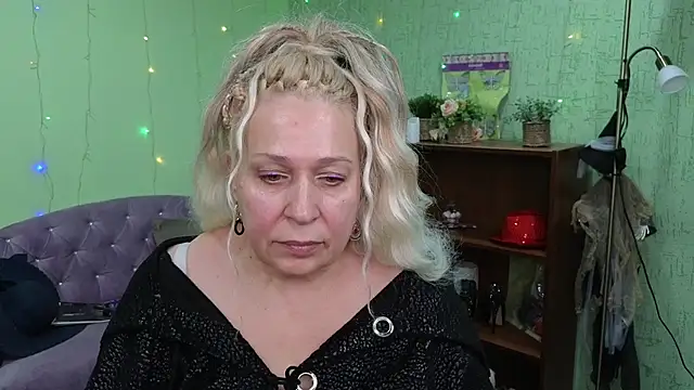 Penelope Pinky online show from 12.30.24