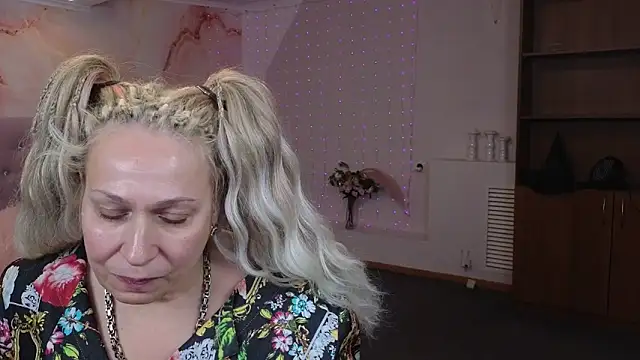Penelope Pinky online show from 01.15.25