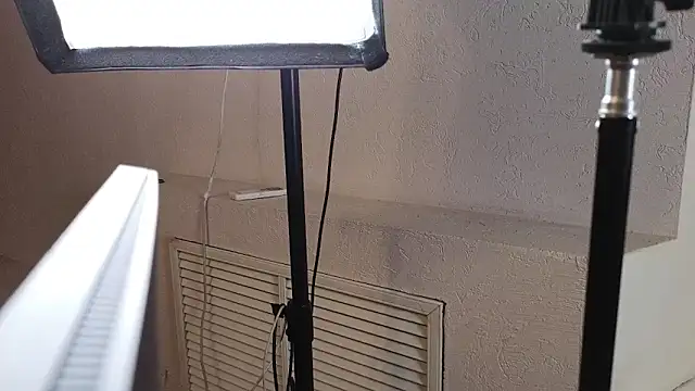 Penelope Pinky online show from 10.13.25