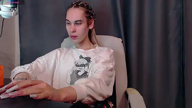 Snapshot of Cassie_Bae chatting on 12.21.24 Cassie Bae online show from 12.21.24