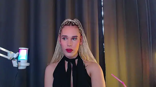 Snapshot of Cassie_Bae chatting on 03.23.25 Cassie Bae online show from 03.23.25