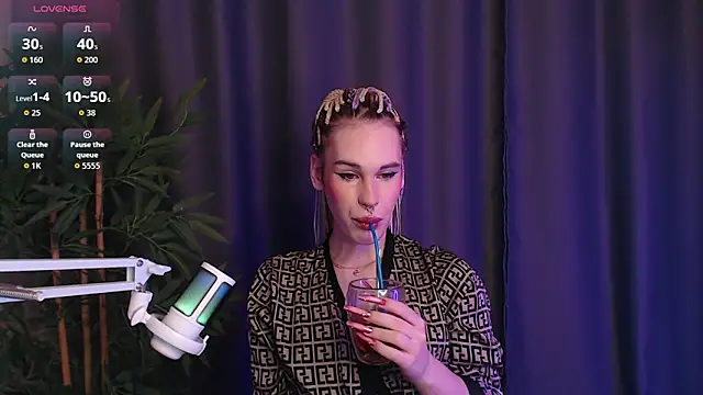 Snapshot of Cassie_Bae chatting on 01.14.26 Cassie Bae online show from 01.14.26