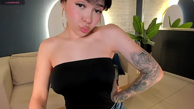 Snapshot of FernandaX1 chatting on 03.11.25 FernandaX1 online show from 03.11.25