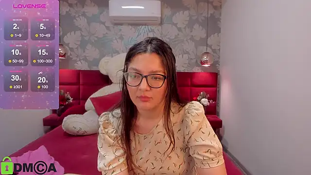 Snapshot of ZarifaBev chatting on 01.15.25 ZarifaBev online show from 01.15.25