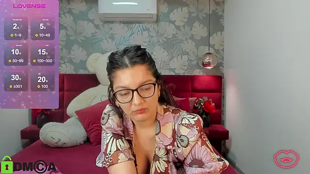 Snapshot of ZarifaBev chatting on 01.29.25 ZarifaBev online show from 01.29.25