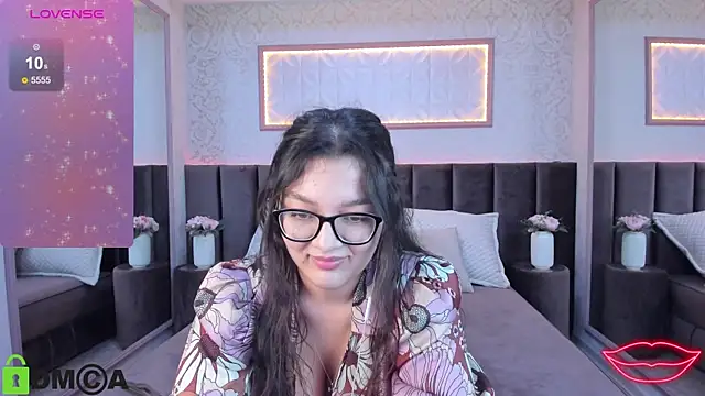 Snapshot of ZarifaBev chatting on 02.04.25 ZarifaBev online show from 02.04.25