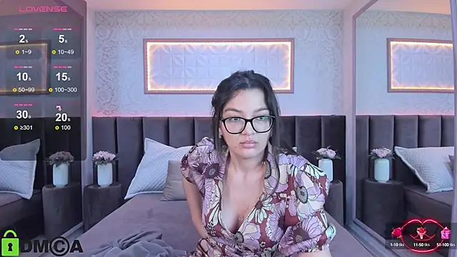 Snapshot of ZarifaBev chatting on 02.05.25 ZarifaBev online show from 02.05.25