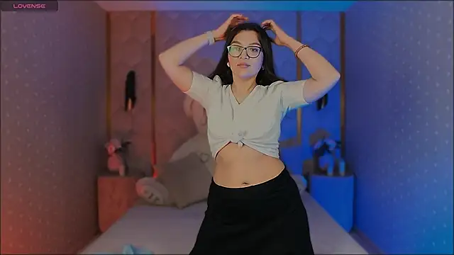 Snapshot of ZarifaBev chatting on 02.15.25 ZarifaBev online show from 02.15.25